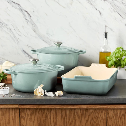 Le Creuset Signature Deep Round Dutch Oven, 6.5 qt.