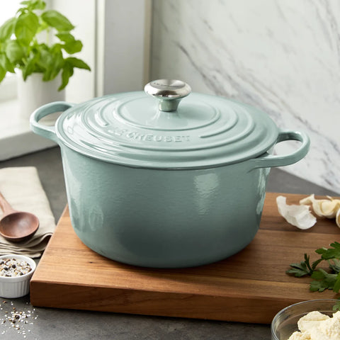 Le Creuset Signature Deep Round Dutch Oven, 6.5 qt.